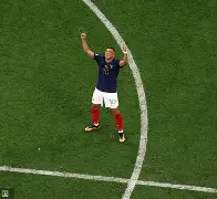 九游体育下载-凯恩连续七场比赛得分超过突破纪录冲刺阶段达拉斯独行侠强势反弹，今晚比利亚雷亚尔复出首秀直接炸裂